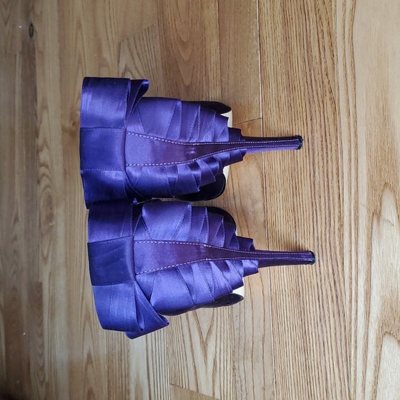 RSVP Larisa Purple Satin Pumps - Picture 4 of 6